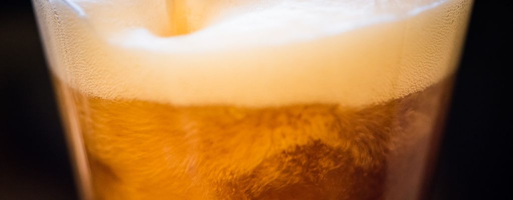 Jak pić piwo? cz. 2 – Dlaczego nie warto pić piwa „z gwinta”?